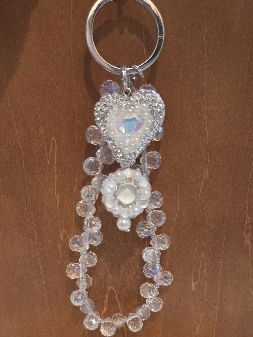 💎NWT Iridescent Crystal Heart Bag Charm Keychain Beaded Luxury Pearl Accent💎